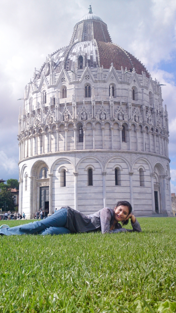Is it okay to lie down like this in front of the Baptistery?